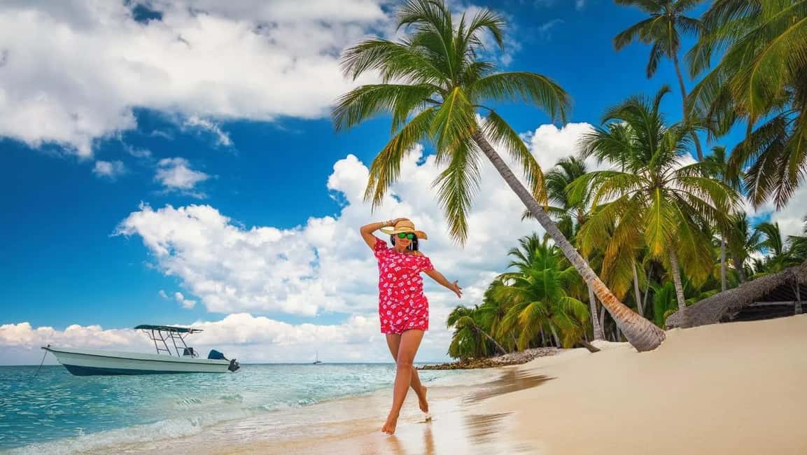 Punta Cana: Saona Island Speedboat and Catamaran Tour - Entering the Day: From Your Hotel to Bayahibe