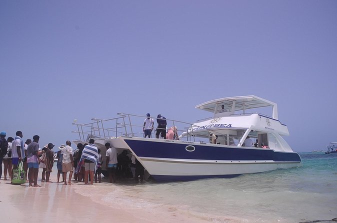 Punta Cana Shared Party Boat Booze Cruise and Snorkeling - Crew and service: when the vibe is fun (and when it isn’t)