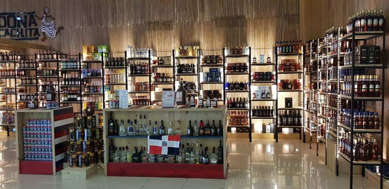 Punta Cana: Shopping Tour with Hotel Pickup and Drop-Off - Plaza Shopping: Jewelry, Hats, Swimsuits, and Real Gift Ideas