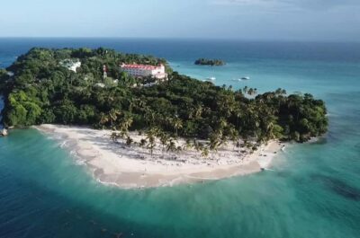 Punta Cana: Whale Watching, Cayo Levantado & Limon Waterfall - La Cañita boat transfer: the Peninsula arrives by water