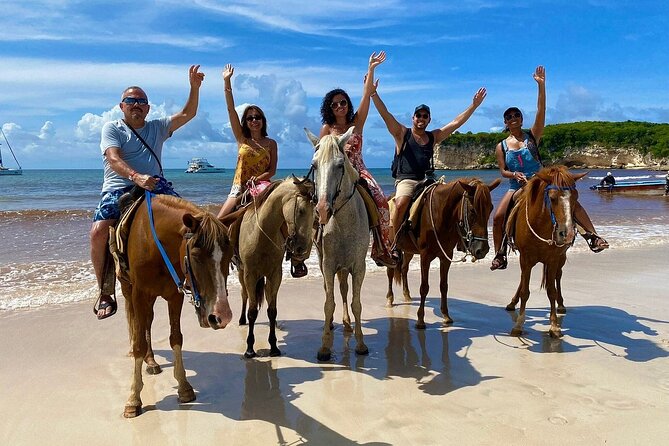 Round Mountain + Beach + Horse + Lunch - Playa Limon: one hour of beach that feels untamed