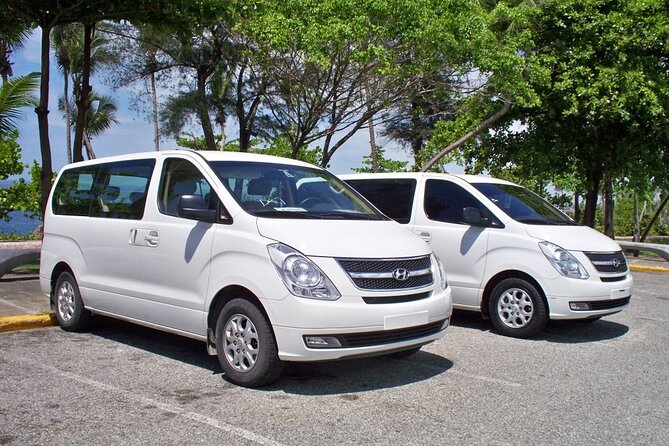 Round Trip Airport Transfers / Uvero Alto / Hotel - Service quality: punctuality and care (and one communication caution)