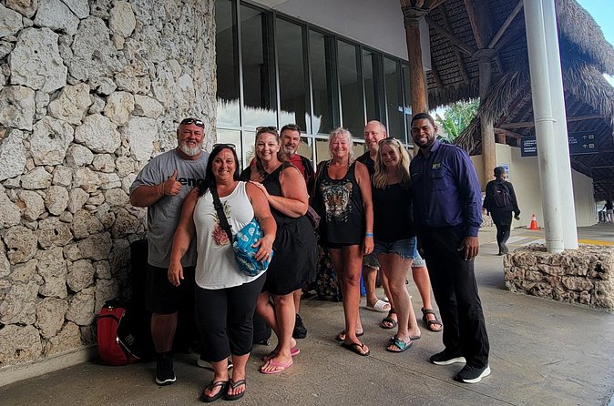 Round-Trip from Punta cana airport to Uvero Alto Hotels - The ride to Bávaro and Uvero Alto: comfort, timing, and WiFi