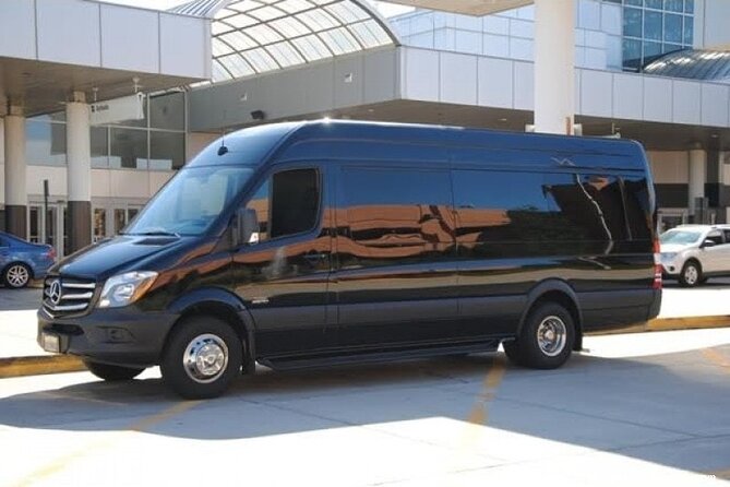 Round Trip Punta Cana Airport Transfers - Private/VIP - The Airport Meeting Point: The Whiteboard Detail That Saves Time