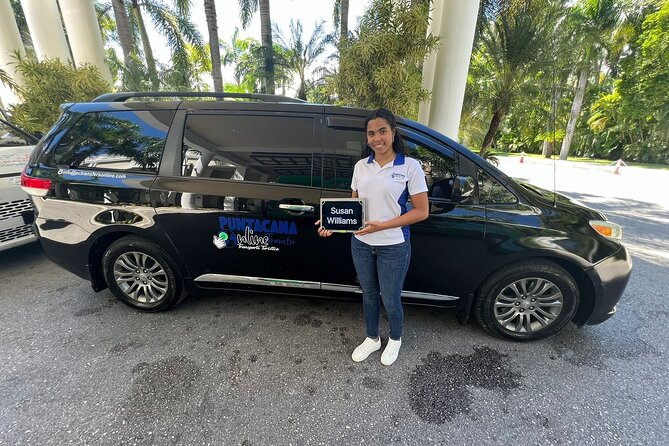 RoundTrip private transfers from punta cana to uvero alto área - Entering Punta Cana smoothly: private pickup from the airport