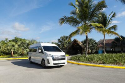 Roundtrip transportation from Punta Cana airport to Uvero alto - The drive to Uvero Alto (Bávaro area): private, direct, and luggage-friendly