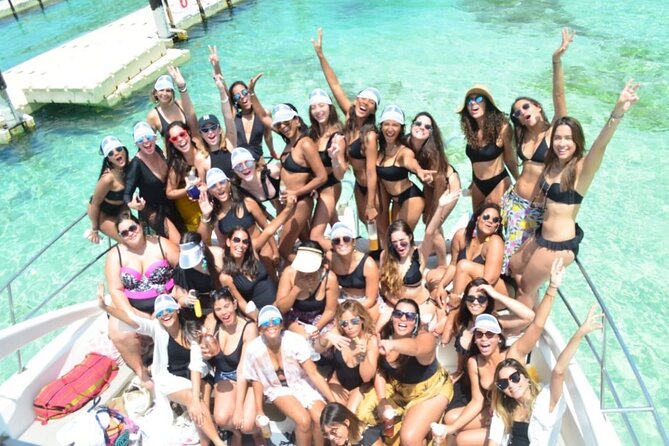 Sand Bar Punta Cana, Snorkeling, Party Boat, Booze Cruise Party - The sandbar swim: crystal-clear water and the floating water pad