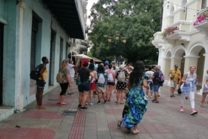 Santo Domingo City Tour from Punta Cana - Alcázar de Colón: A Palace Stop With Big Family-Story Context