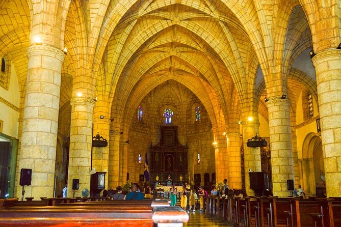 Santo Domingo City Tour From Punta Cana With Pick Up - Shopping and time to eat: build your own little break