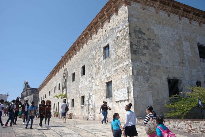 Santo Domingo Historical Tour with Caves from Punta Cana - Santo Domingo’s big-photo circuit: Faro a Colón, National Palace, and Barrio Chino