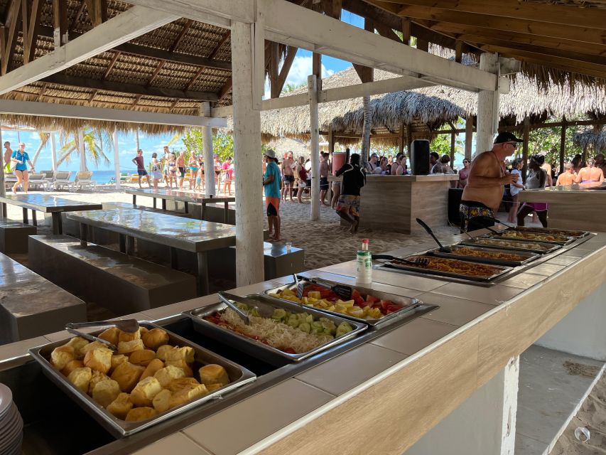 Saona Exclusive Catamaran – Small Group Experience - Lunch on Saona: Dominican buffet + real open-bar style pacing