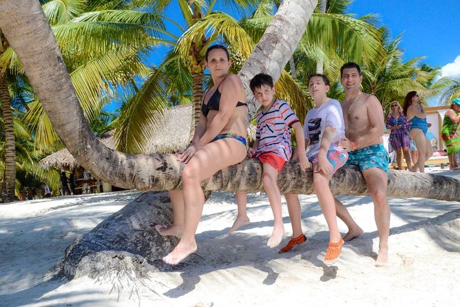 Saona Island Paradise Full Day - all inclusive. From Punta Cana & Bayahibe - Lunch at 1:00 pm: Buffet Food, Island Energy