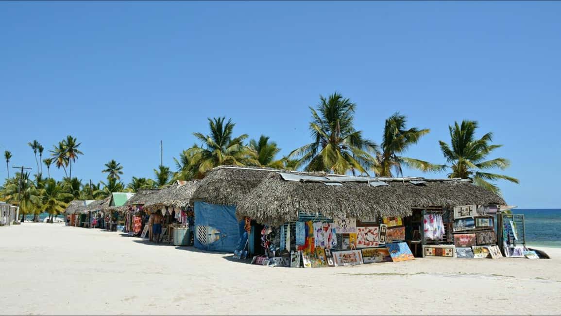 Saona Island Premium- Exclusive Beach And Mano Juan FullDay - Mano Juan village: short local culture, not a long tour lecture