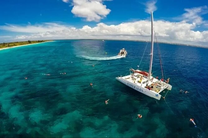 Saona Island : Punta Cana All Inclusive - The Natural Pool: Starfish Time in Shallow, Turquoise Water