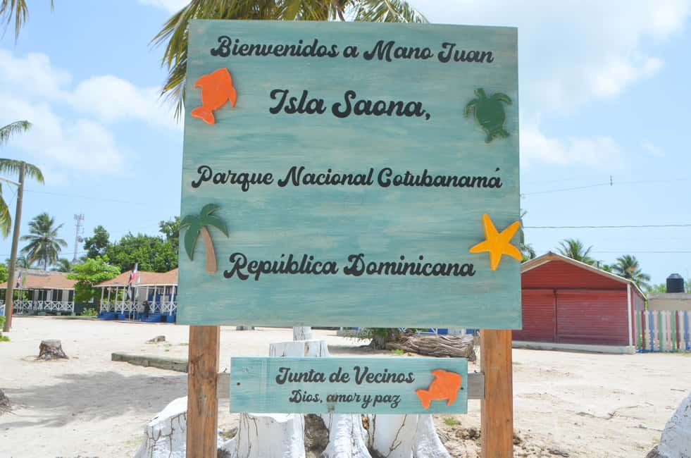 Saona Special Tour: Four Beaches & Canto Experience - Saona Paradise VIP Beach: Sunbeds, Showers, Open Bar, and Lunch
