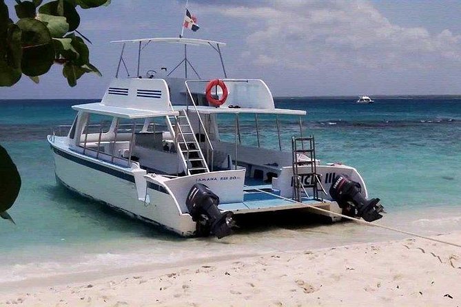 Scuba Diving at Catalina Island - 2 tank | 2 spots - Catamaran time and beach recovery with BBQ and open bar