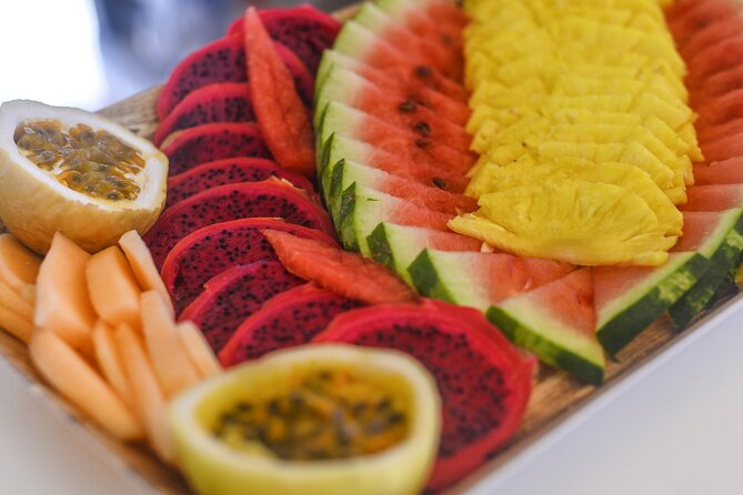 Shared Family Snorkeling Boat with Drinks and Snacks - Onboard Perks: Open Bar, Snacks, and Crew Energy