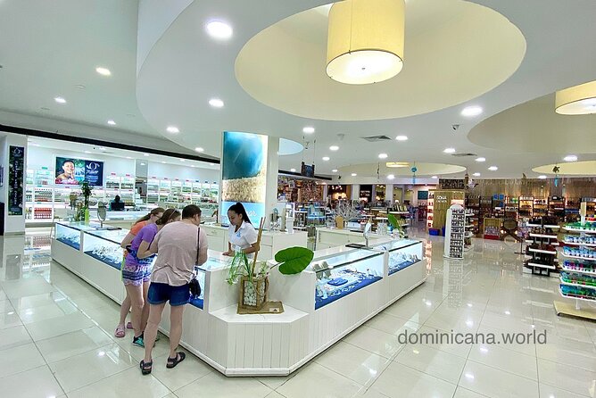Shopping tour Punta Cana rum cigars coffee larimar chocolate souvenirs mamajuan - Rum, Mamajuana, and Dominican Organic Coffee: The Flavor Payoff