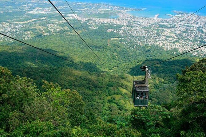 Short Excursion Puerto Plata CityTour-Taino bay & Amber cove - Fortaleza San Felipe: Spanish empire meets sea air