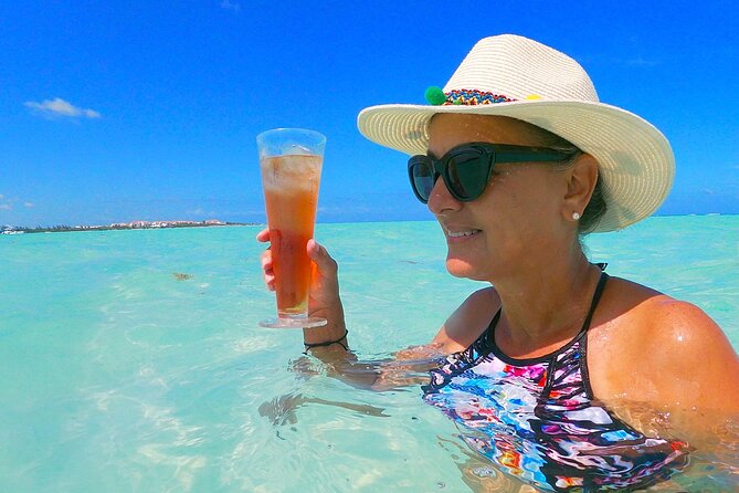 Snorkel & Sandbar on Private Searay Yacht 25ft in Cap Cana Marina ,Punta Cana - Who should book this yacht charter (and who might want a different plan)