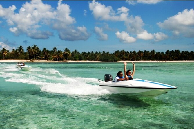 Speedboats and Parasailing Combo - Shared Catamaran vs. Private Group Booking: What That Looks Like