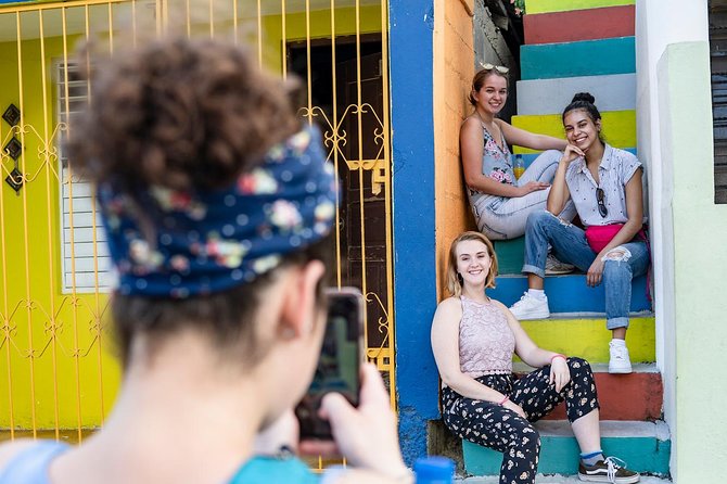 Street art walking tour in Santiago (art walk) - Your guide: Juan Carlos Alvarez, and why the narration matters