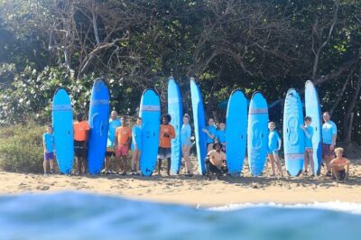 Surfing lesson at beautiful beach Playa Encuentro - Cabarete Surf Company lesson setup: what 90 minutes usually becomes