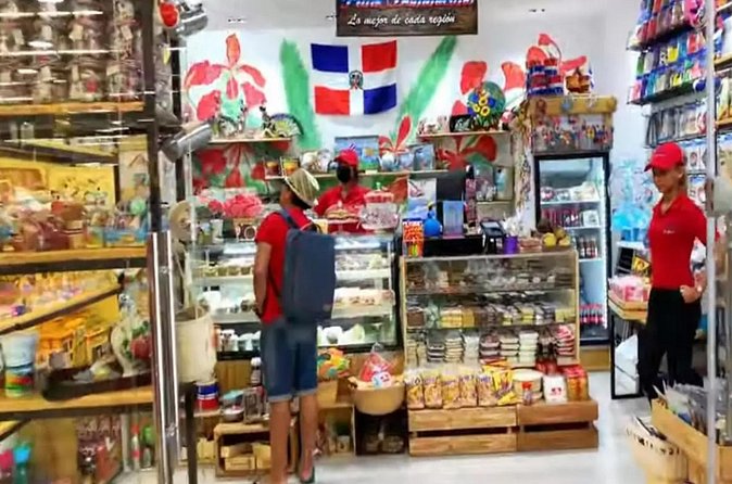 Tour of Souvenirs, Shopping in Punta Cana with Transportation Included - Guide Languages, Group Size, and the Reality of a Single Shop