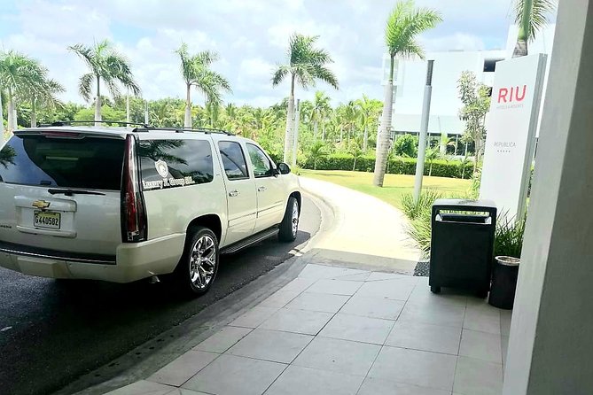 Transfers From All Place at La Romana Bayahibe <=> Sto Dgo (SDQ) - What’s Not Included: Alcohol and How to Request It