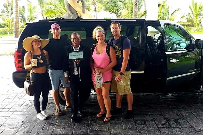 Transfers From Punta Cana Airport (PUJ)<=> To All Place at Uvero Alto Punta Cana - Why this Punta Cana transfer feels different than a taxi