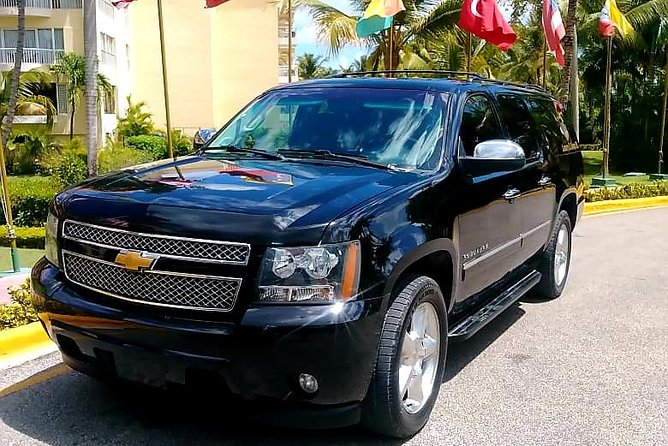 Transfers From Punta Cana Airport<=>To All place at Bayahibe La Romana - Finding your driver fast at Punta Cana Airport (tablet + flight tracking)