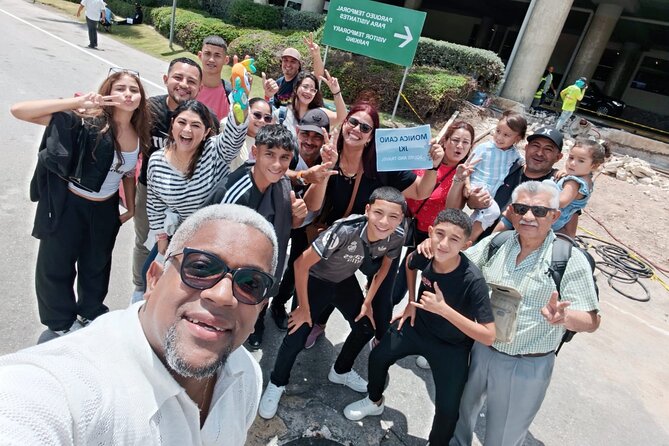 Traslado del Aeropuerto al Hotel Servicio Confiable y Puntual - The Air-Conditioned Ride to Your Hotel (Timing You Can Plan Around)
