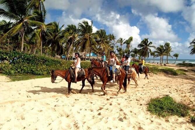 Trial Pack Punta Cana - Stop 3: Bávaro Beach Double-Deck Catamaran, Snorkeling, and Open Bar