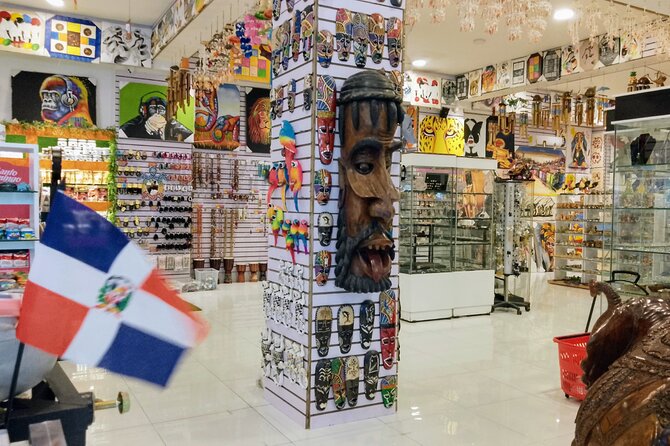 World Mart Souvenirs Store - Free Pick-up / Drop-off - Getting to the store: free pickup/drop-off in Punta Cana