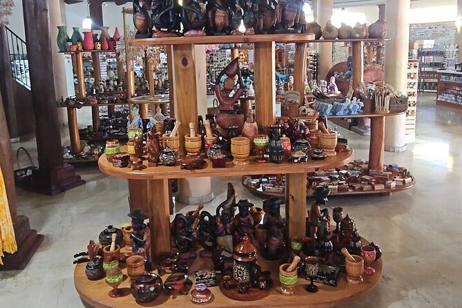 Worldmart Souvenirs Punta Cana (Round trip transportation) - Practical Tips to Get the Most Out of Your 2 Hours