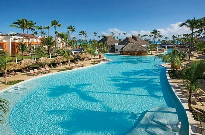 Wyndham Alltra Punta Cana -Round Trip Shuttle-Punta Cana Airport - Your driver experience in the real world: service that feels personal